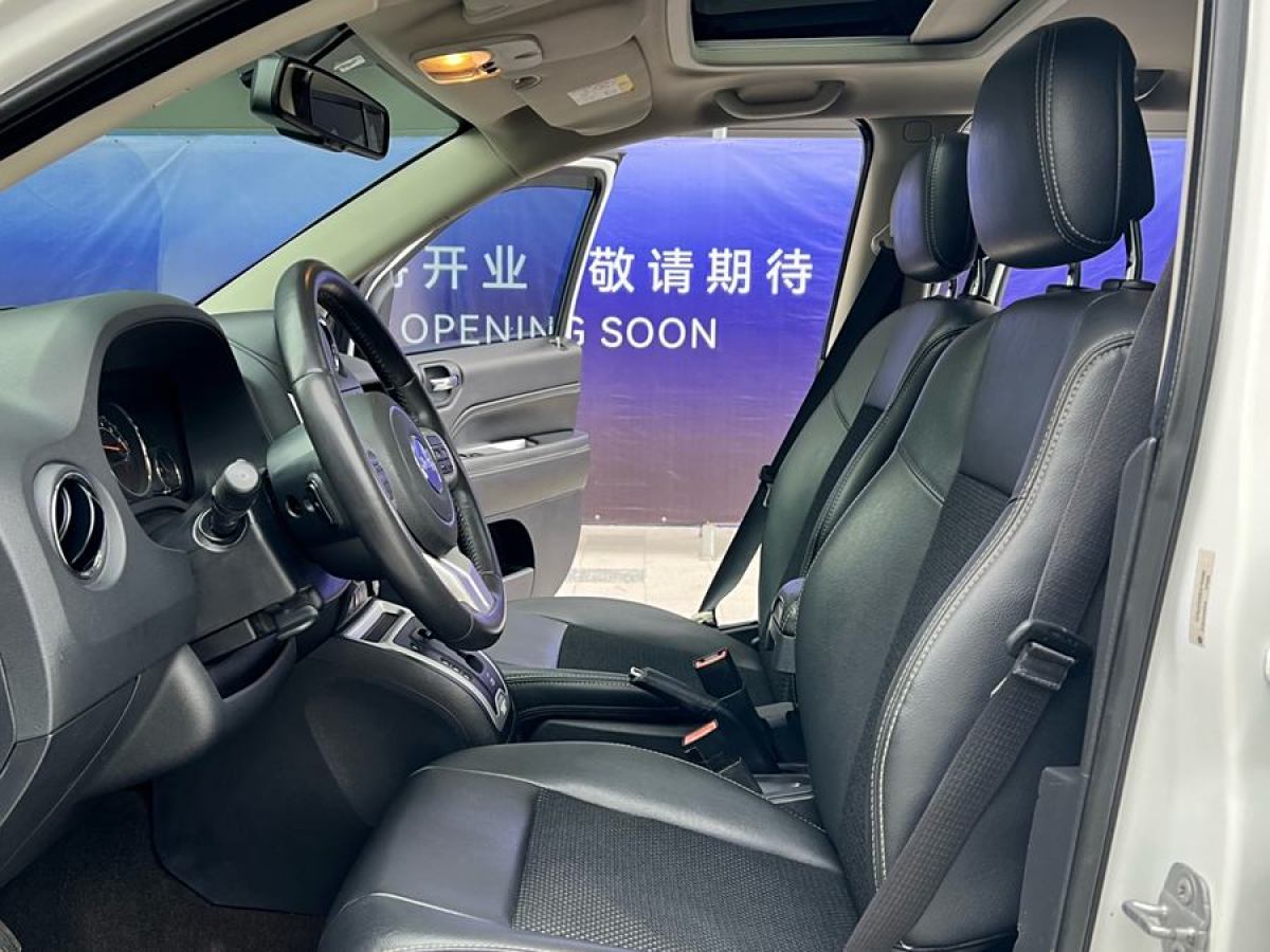 Jeep 指南者  2014款 改款 2.4L 四驅(qū)舒適版圖片