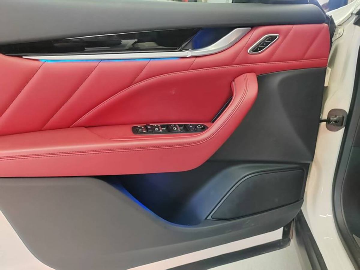 瑪莎拉蒂 Levante  2019款 3.0T 350Hp 標(biāo)準(zhǔn)版 國(guó)VI圖片