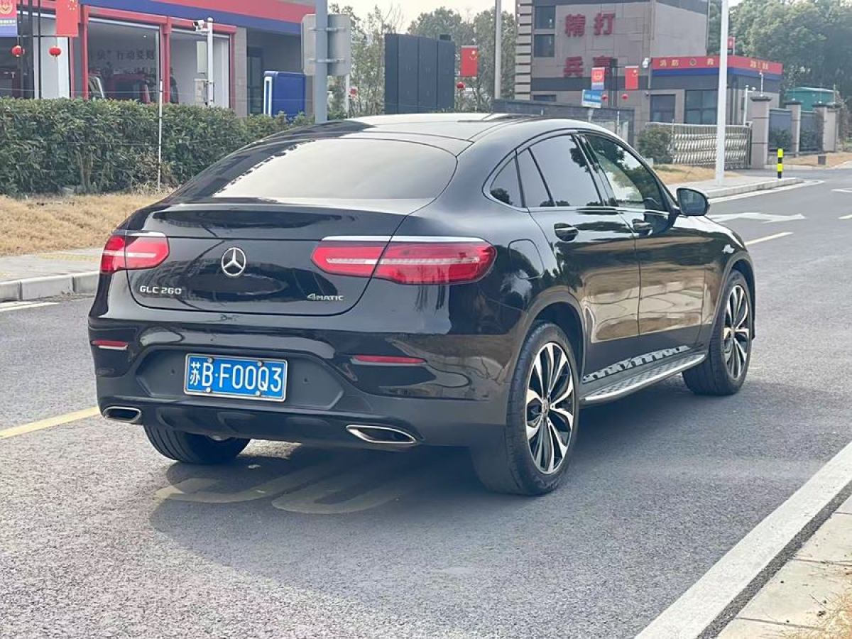 奔馳 奔馳GLC  2022款 改款 GLC 260 4MATIC 轎跑SUV圖片