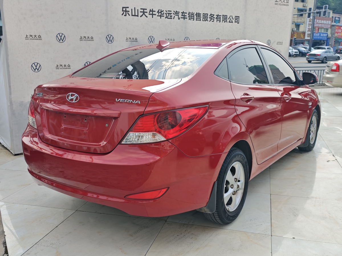 現(xiàn)代 瑞納  2010款 三廂 1.4L 自動舒適型GS圖片