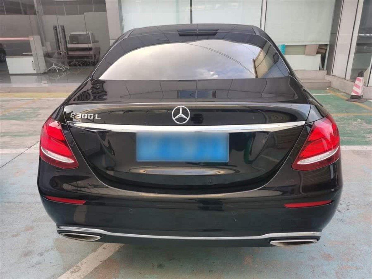 奔馳 奔馳E級(jí)  2018款 改款 E 300 L 豪華型圖片