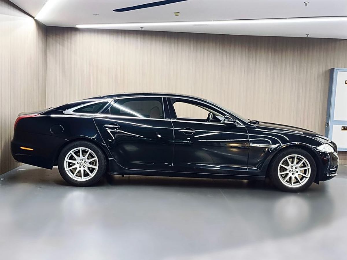 捷豹 XJ  2012款 XJL 3.0 全景商務(wù)版圖片