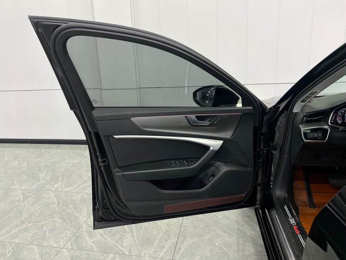 奧迪 奧迪A6L  2021款 45 TFSI quattro 臻選致雅型圖片