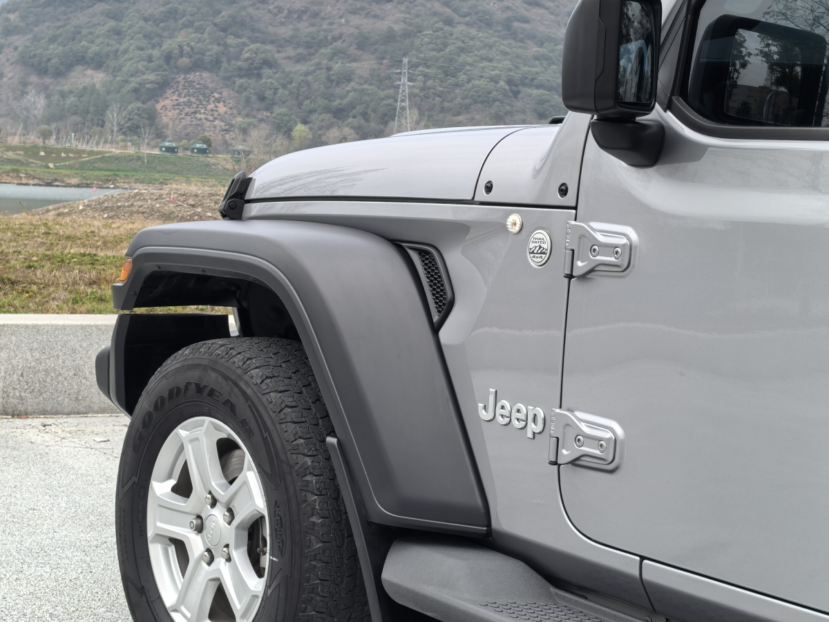 Jeep 牧馬人  2019款  2.0T Sahara 四門版圖片