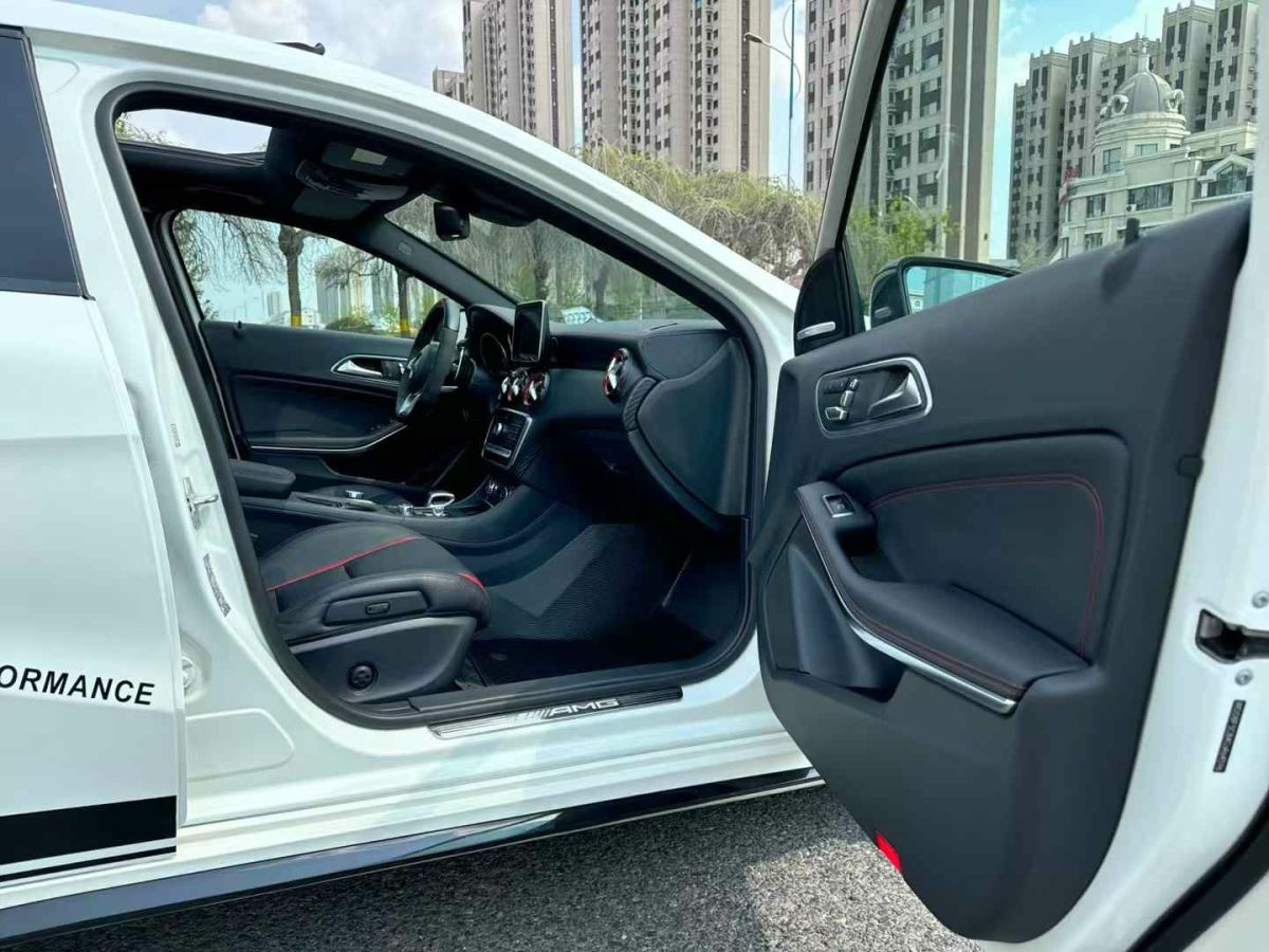 奔馳 奔馳A級AMG  2023款 AMG A 35 4MATIC圖片
