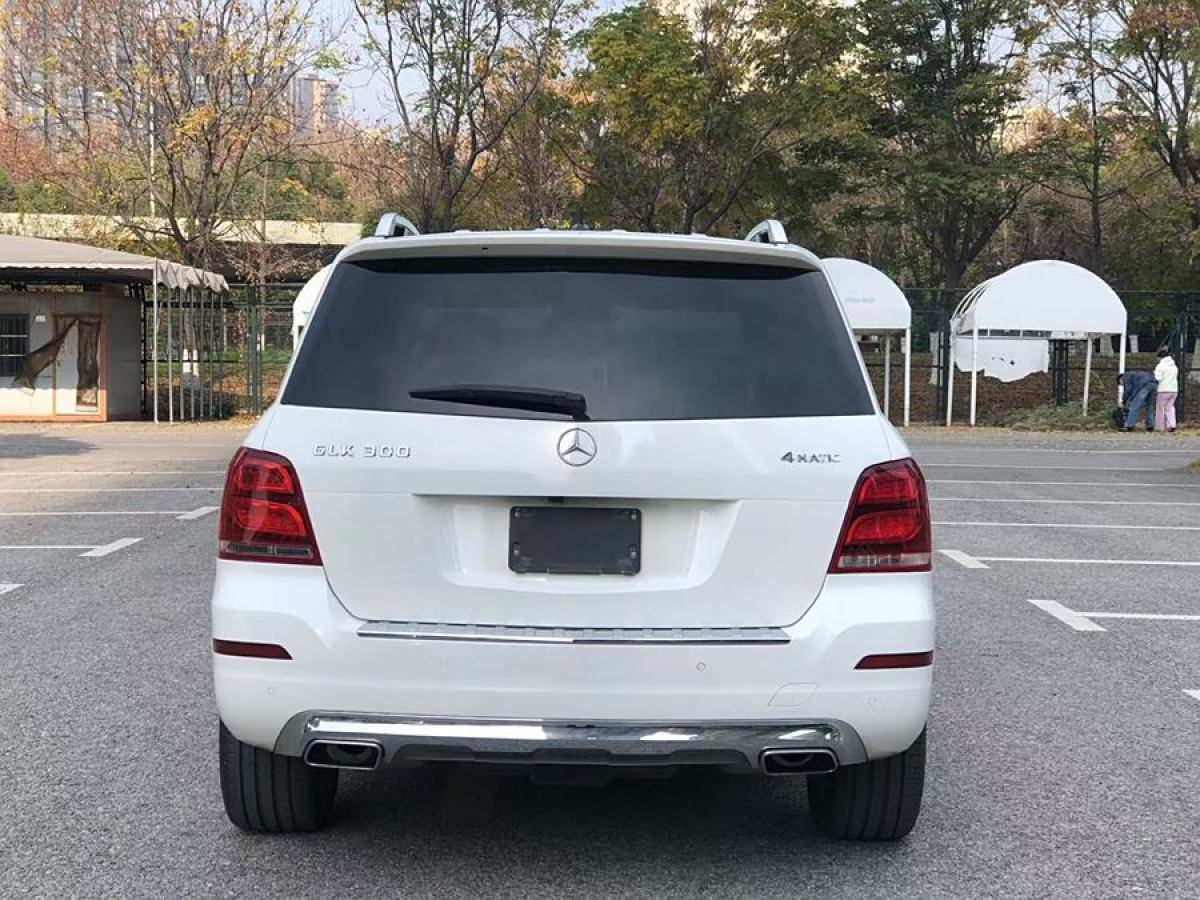 奔馳 奔馳GLK級(jí)  2015款 GLK 300 4MATIC 時(shí)尚型 極致版圖片