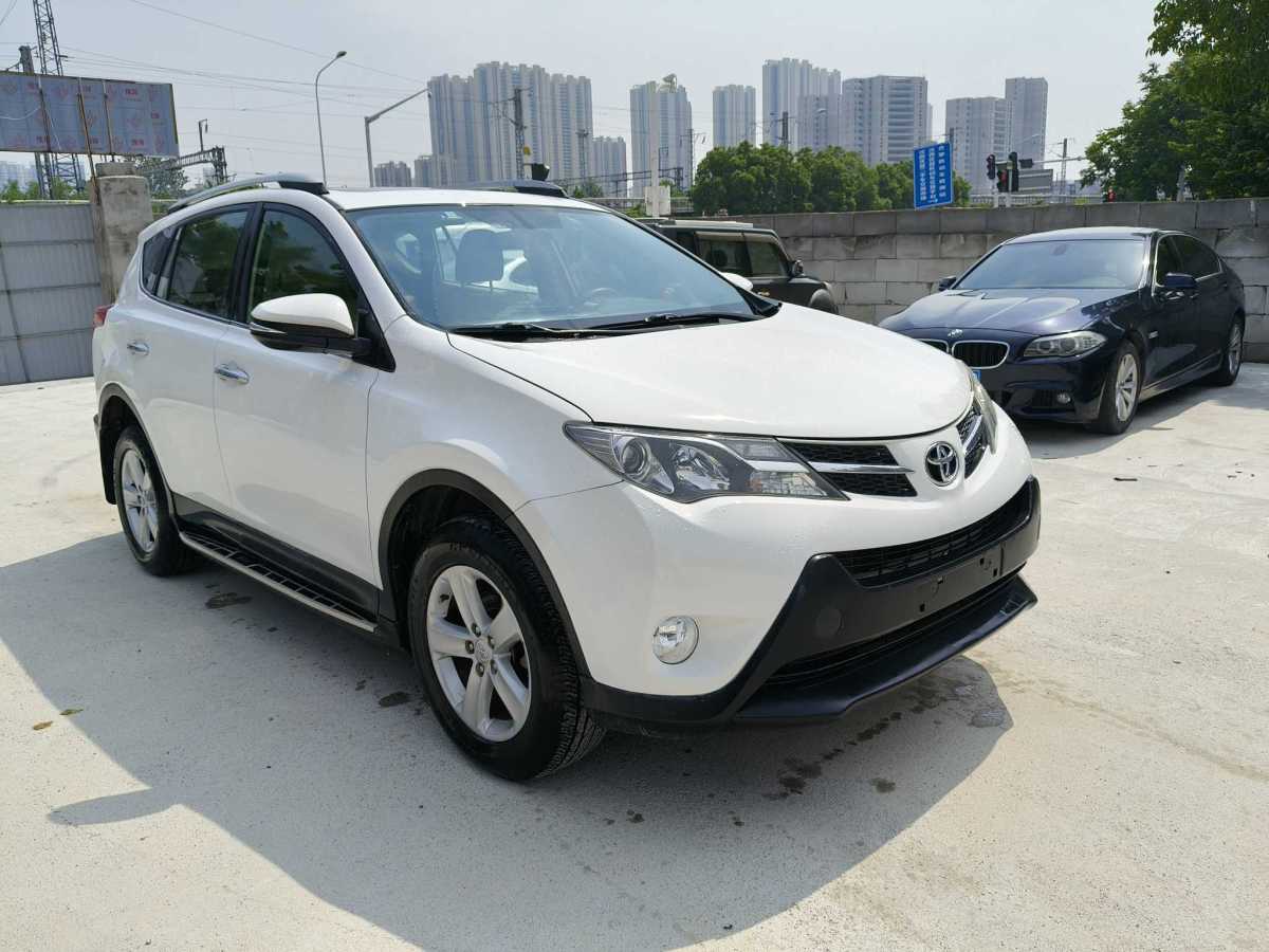 豐田 RAV4  2016款 榮放 2.0L CVT四驅(qū)新銳版圖片