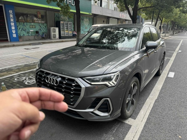 奥迪 奥迪Q3  2022款 35 TFSI 时尚动感型