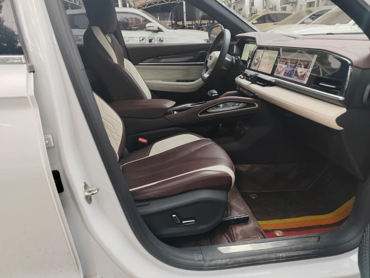 吉利 星越L  2021款 2.0TD DCT EVO兩驅(qū)智尊型圖片