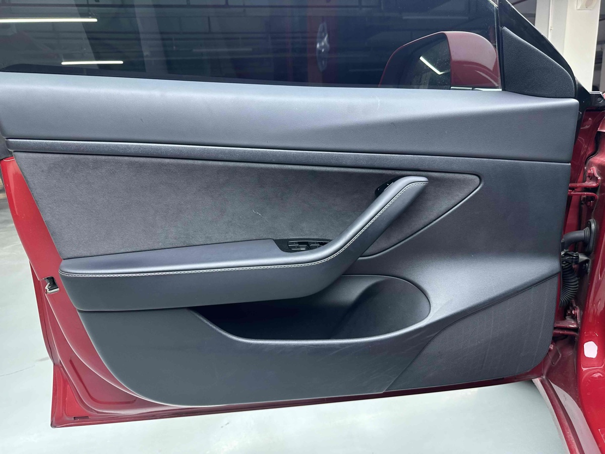 特斯拉 Model 3  2019款 標(biāo)準(zhǔn)續(xù)航后驅(qū)升級(jí)版圖片