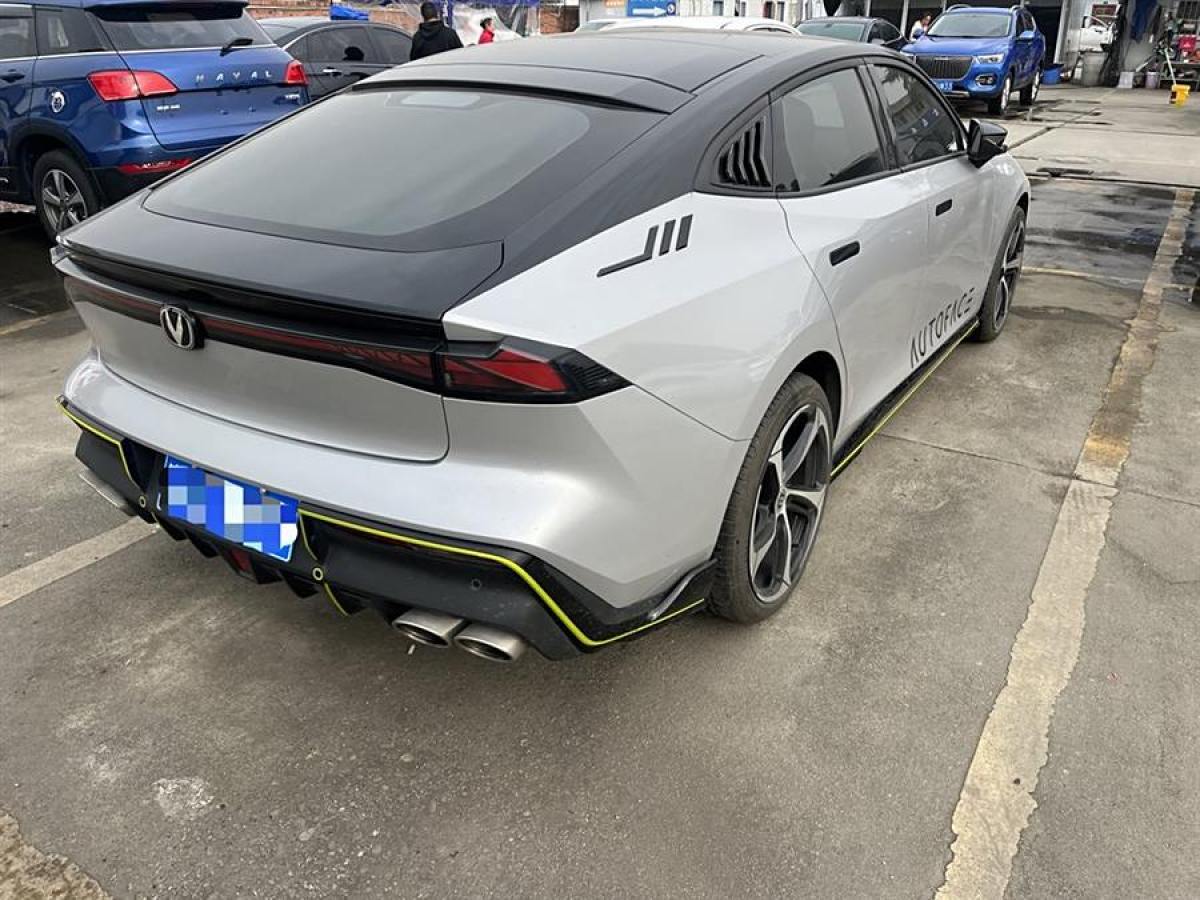 長(zhǎng)安 長(zhǎng)安UNI-V  2022款 1.5T 尊貴型圖片