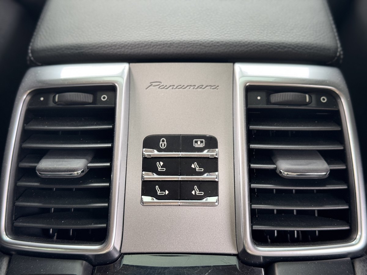 保時(shí)捷 Panamera  2013款 Panamera Platinum Edition 3.6L圖片