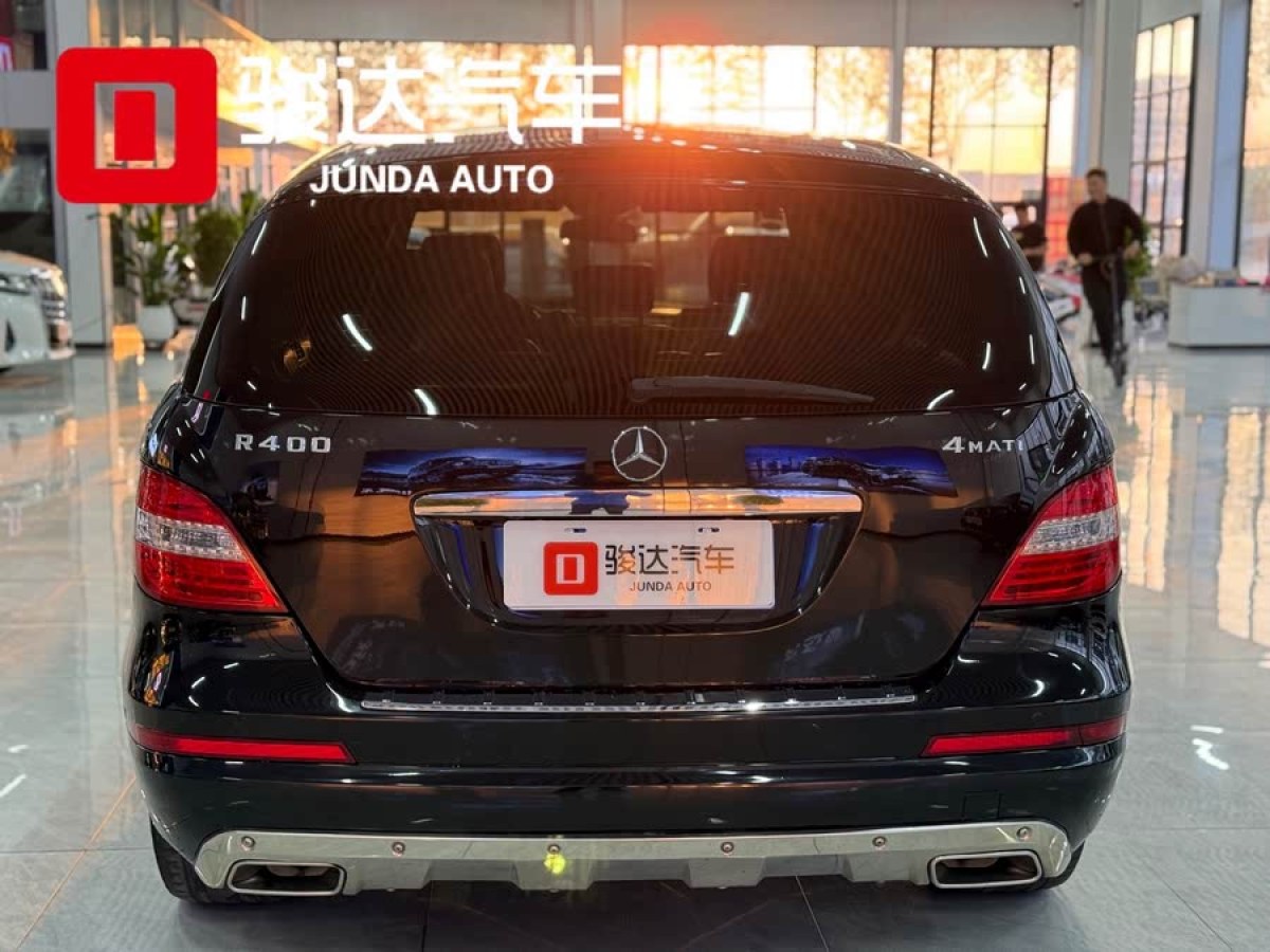 奔馳 奔馳R級(jí)  2017款 R 320 4MATIC 商務(wù)型臻藏版圖片
