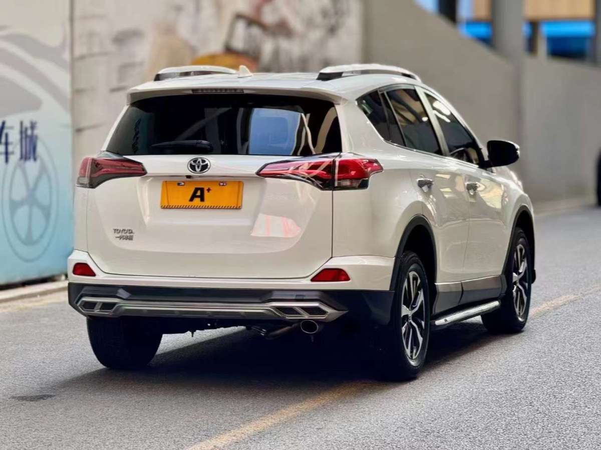 丰田 RAV4荣放  2018款 2.0L CVT两驱风尚X版图片