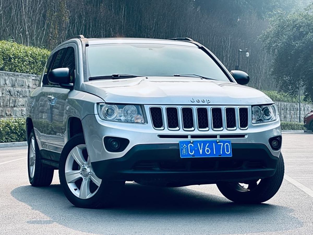 Jeep 指南者  2011款 2.4L 四驅(qū)70周年限量版圖片