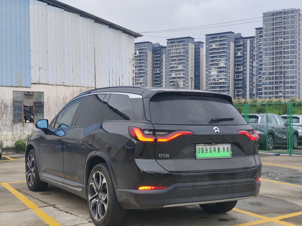 蔚來(lái) ES8  2018款 355KM 基準(zhǔn)版 七座版圖片