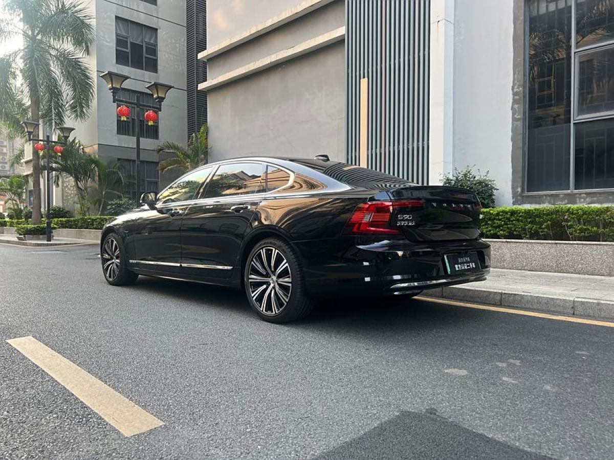 沃爾沃 S90新能源  2024款 T8插電式混合動(dòng)力 四驅(qū)長(zhǎng)續(xù)航智雅豪華版圖片