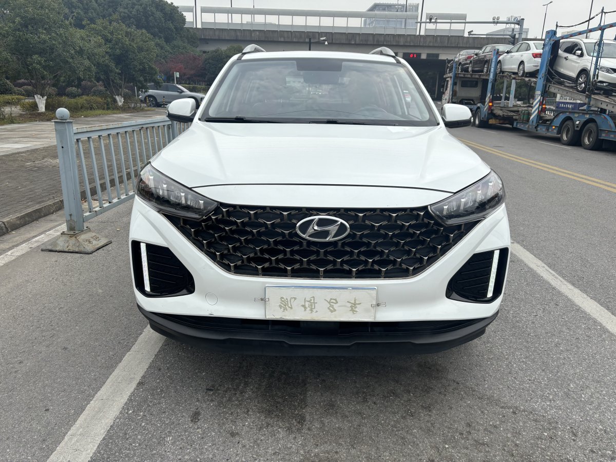 現(xiàn)代 ix35  2021款 2.0L 自動(dòng)兩驅(qū)領(lǐng)先版GLS圖片