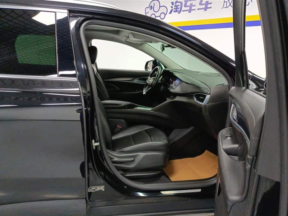 別克 昂科旗  2020款 28T 兩驅(qū)戰(zhàn)旗型圖片