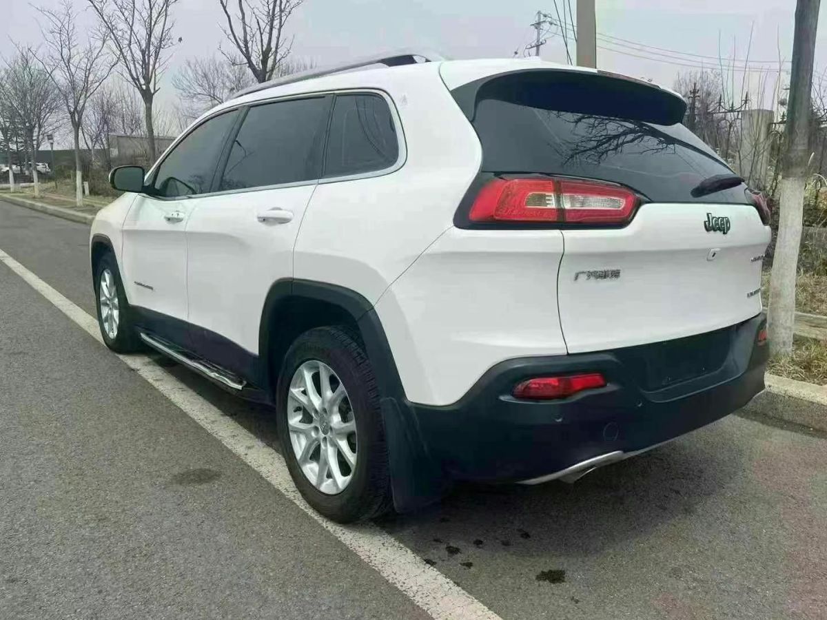 Jeep 自由光  2019款 2.0T 四驅(qū)探享版+自動(dòng)駕駛智慧包圖片