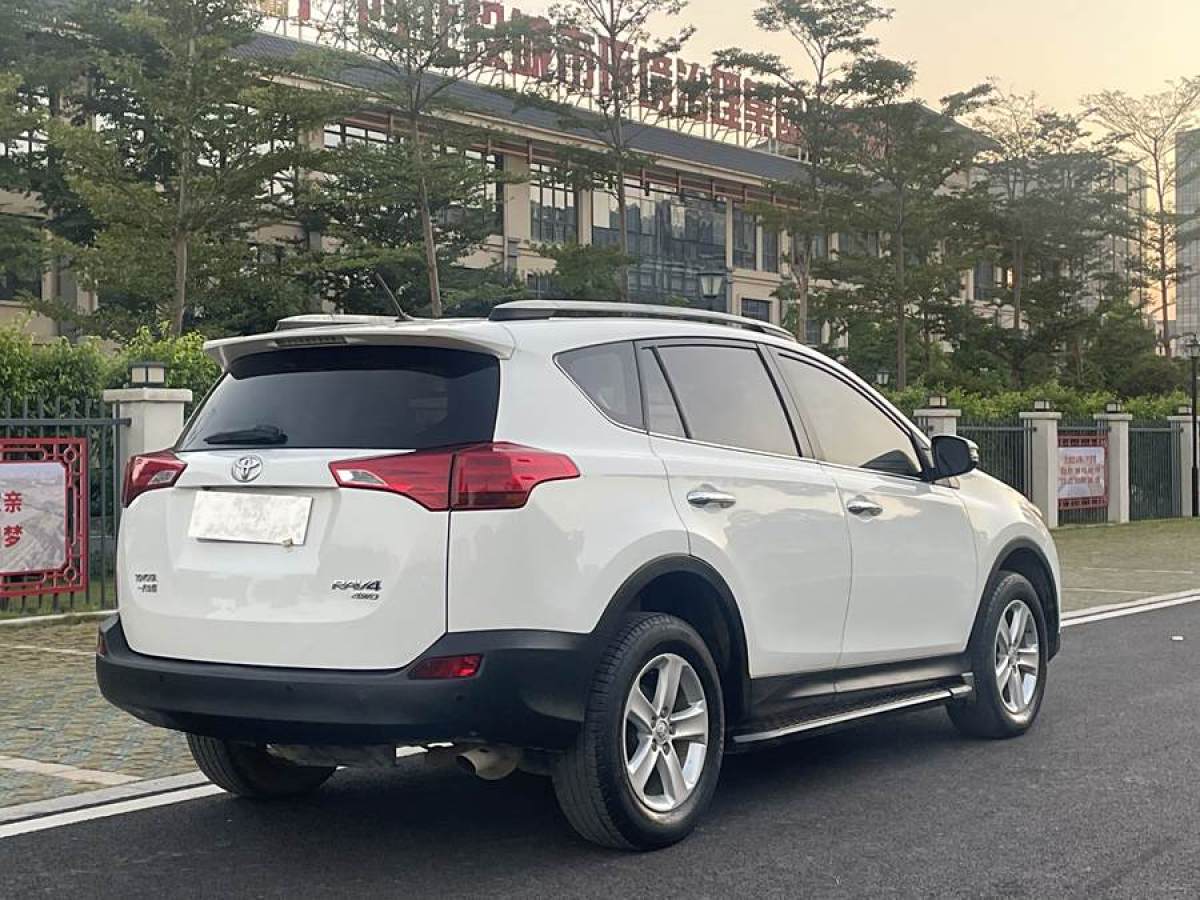 2014年8月豐田 RAV4榮放  2013款 2.0L CVT四驅(qū)新銳版