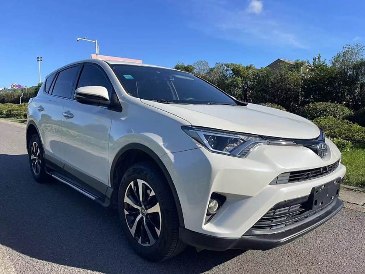 2018年8月豐田 RAV4榮放  2016款 2.0L CVT兩驅(qū)風(fēng)尚版