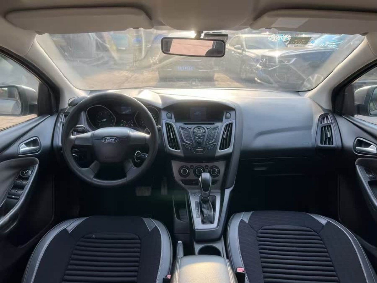 福特 ?？怂? 2012款 兩廂 1.6L 自動舒適型圖片