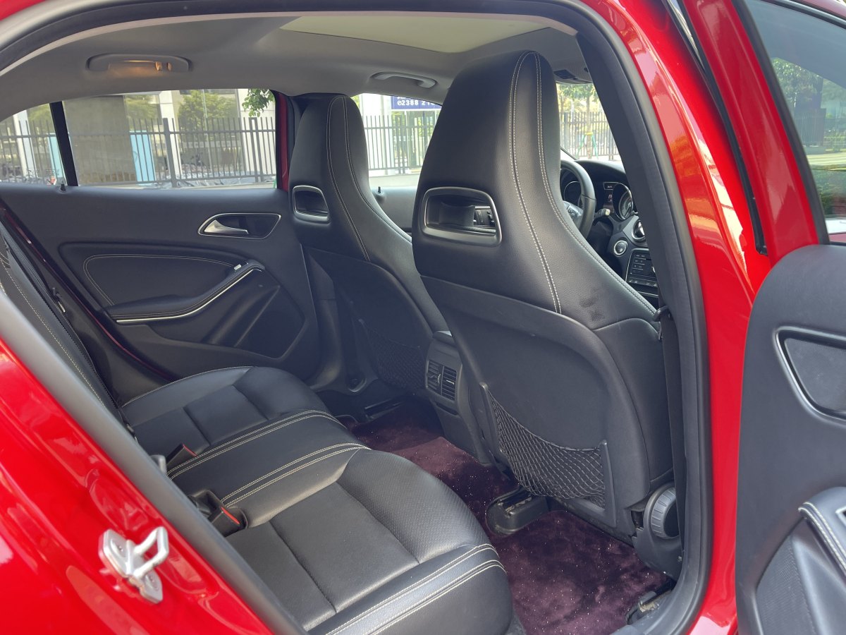 奔馳 奔馳GLA  2016款 GLA 220 4MATIC 時(shí)尚型圖片