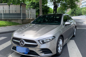 2020年01月奔馳 奔馳A級(jí)  改款 A 200 L 運(yùn)動(dòng)轎車時(shí)尚型