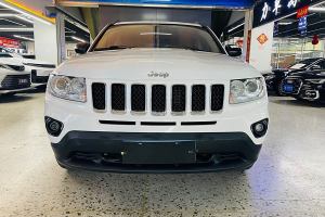 指南者 Jeep 2.0L 兩驅(qū)運(yùn)動(dòng)版