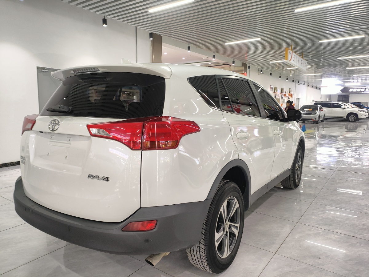 豐田 RAV4  2018款 榮放 2.0L CVT兩驅(qū)風(fēng)尚版圖片