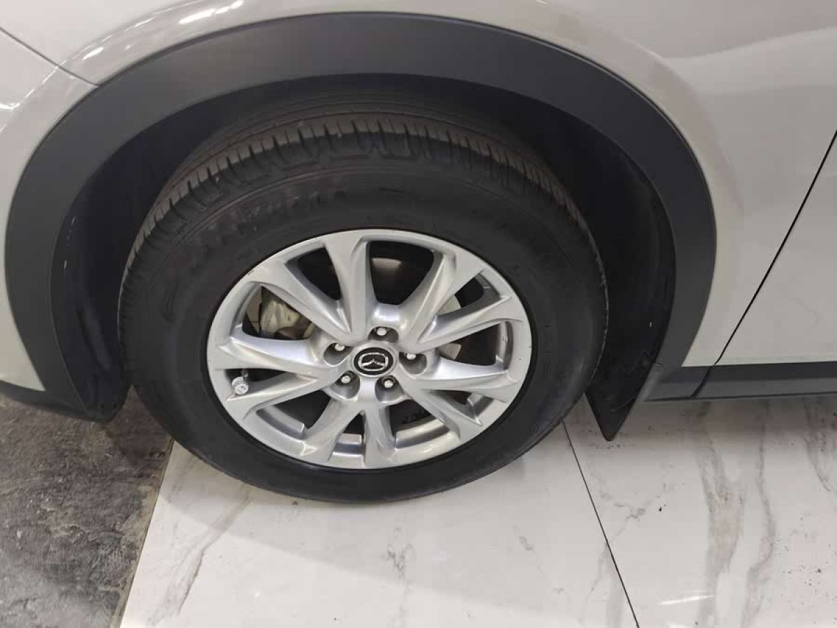 馬自達(dá) CX-4  2016款 2.0L 自動兩驅(qū)藍(lán)天品位版圖片