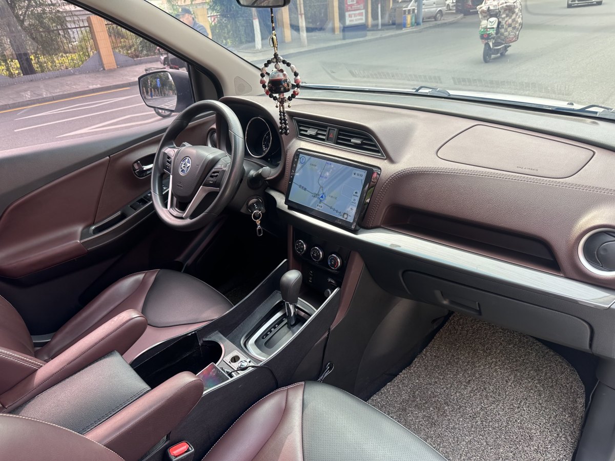 啟辰 M50V  2019款 1.6L CVT領(lǐng)先版圖片