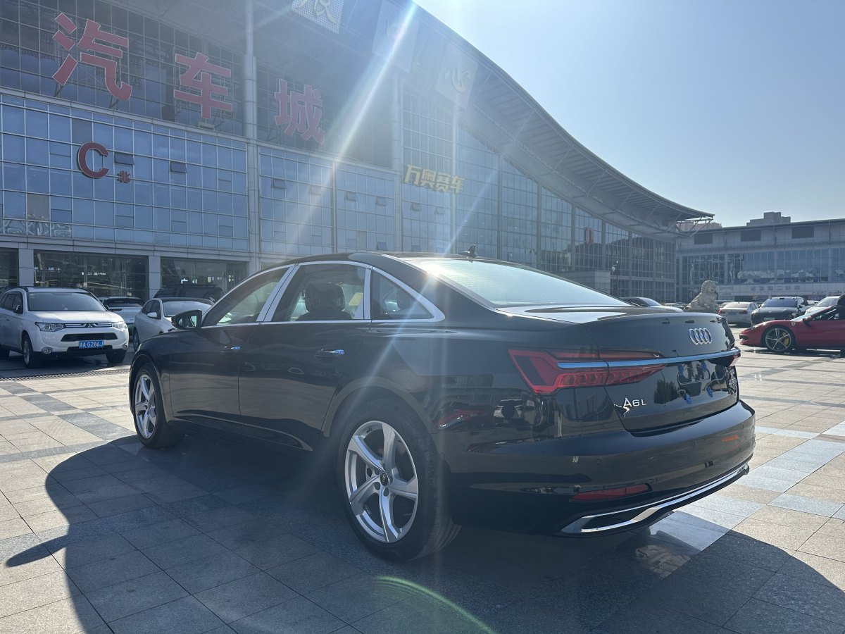 奧迪 奧迪A6L  2024款 45 TFSI quattro 臻選致雅型圖片