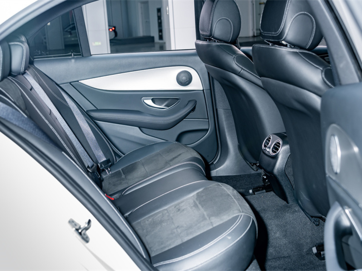 奔驰 奔驰E级  2018款 E 200 运动型 4MATIC图片