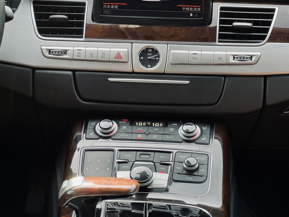 奥迪 奥迪A8  2014款 A8L 45 TFSI quattro豪华型图片