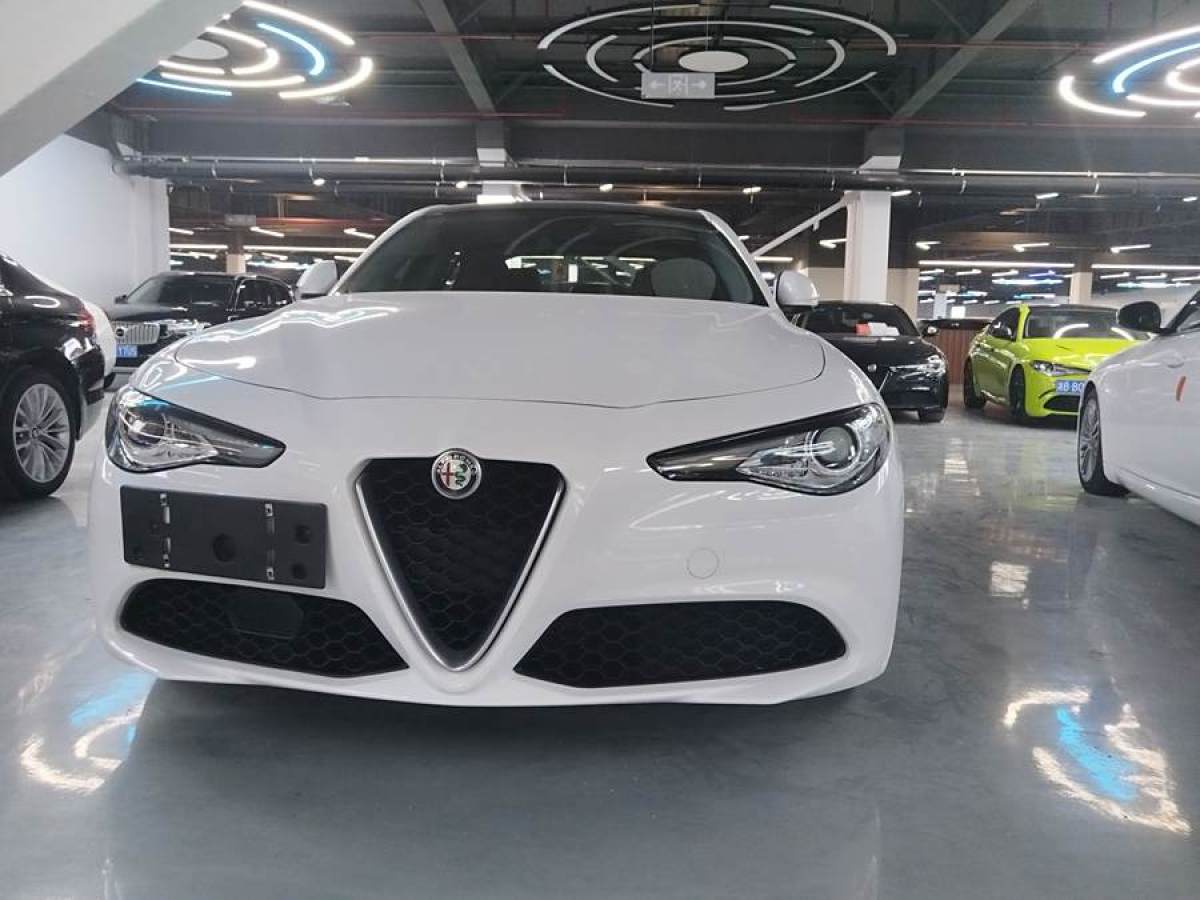 阿爾法·羅密歐 Giulia  2017款 2.0T 200HP 豪華版圖片