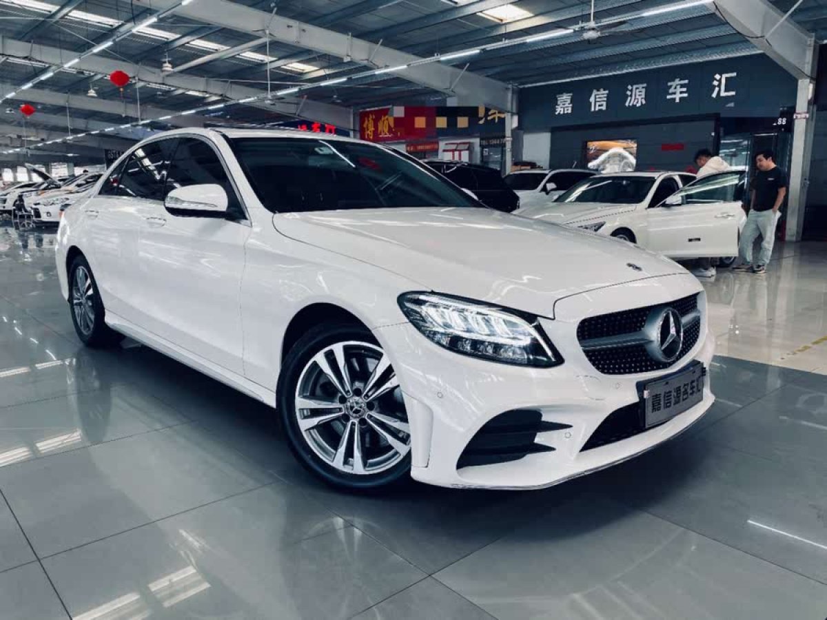 奔馳 奔馳C級(jí)  2019款 C 180 L 時(shí)尚型運(yùn)動(dòng)版圖片