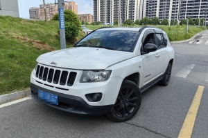 指南者 Jeep 2.0L 兩驅(qū)炫黑豪華版