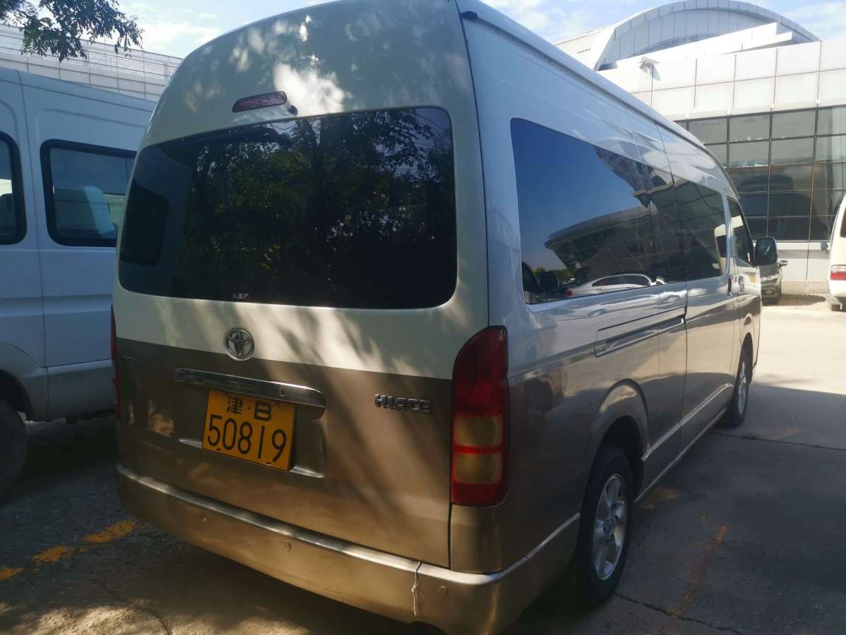 2008年10月豐田 HIACE  2011款 2.7L自動豪華版13座