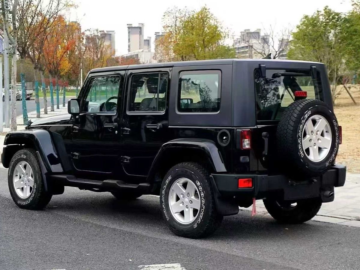 Jeep 牧馬人  2010款 3.8L Rubicon 兩門版圖片