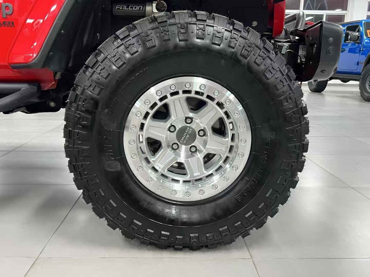 Jeep 牧馬人  2022款 2.0T 高地 阿拉斯加極光綠特別版圖片