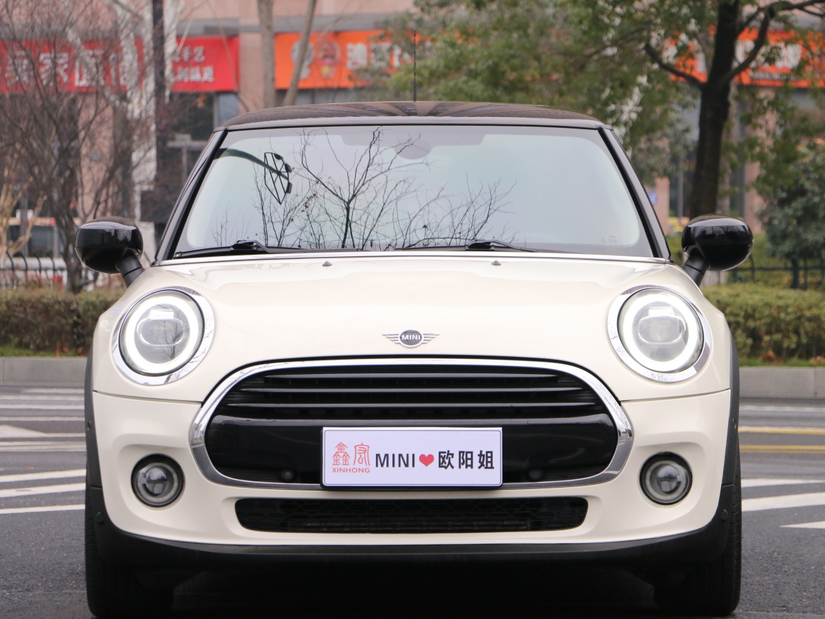 MINI COUNTRYMAN  2018款 1.5T COOPER 經(jīng)典派圖片