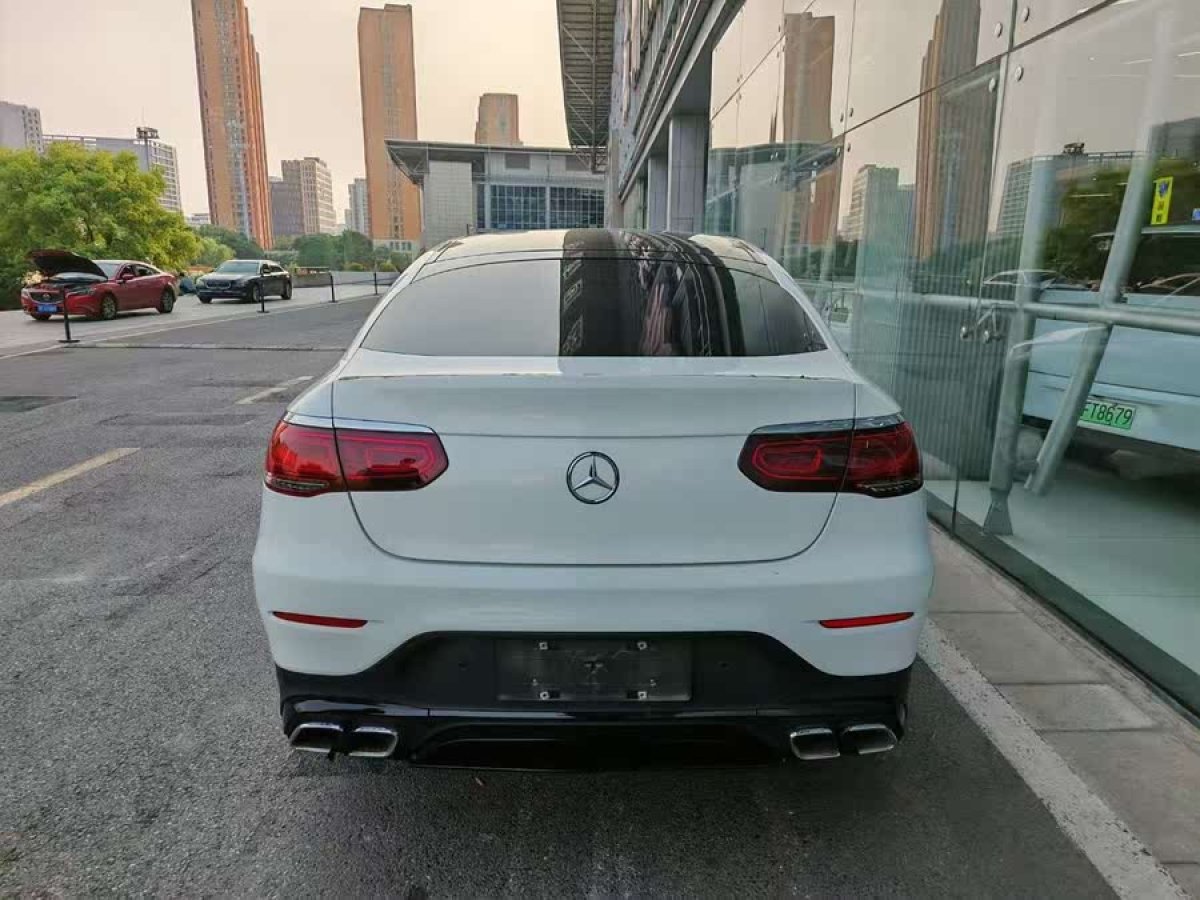 奔馳 奔馳GLC  2023款 改款 GLC 260 4MATIC 轎跑SUV圖片