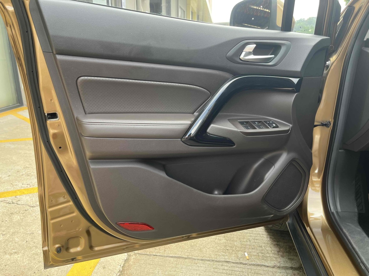 廣汽傳祺 GS4  2015款 200T G-DCT舒適版圖片