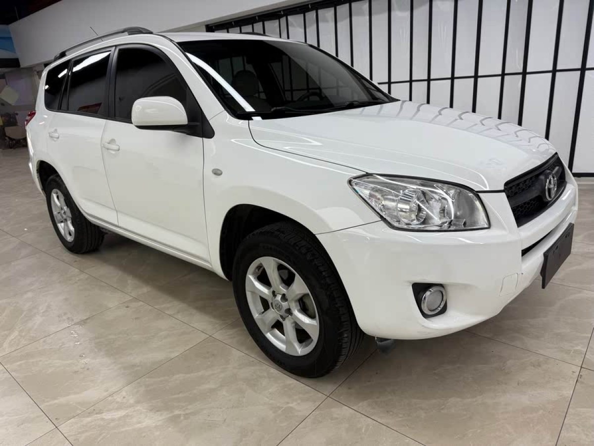 豐田 RAV4榮放  2011款 2.0L 自動(dòng)經(jīng)典版圖片
