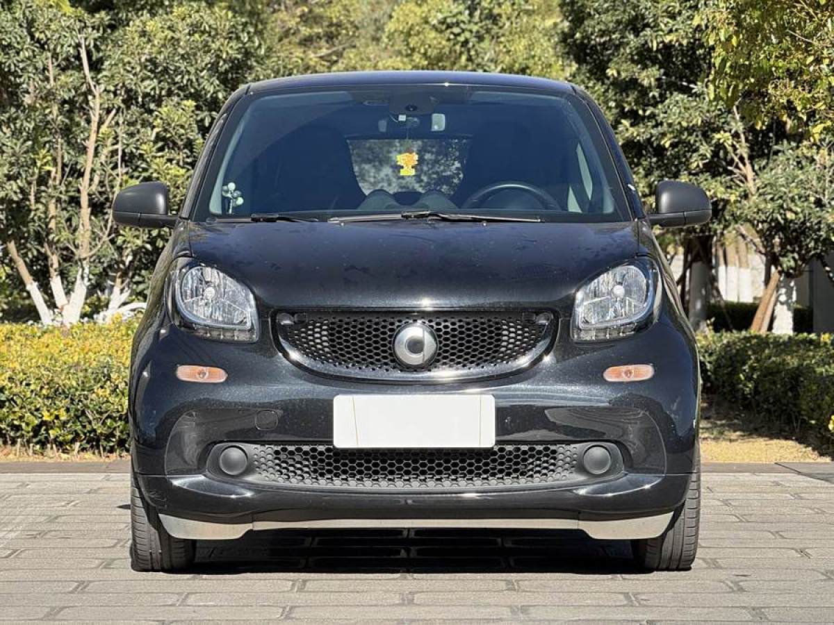 smart fortwo  2018款 1.0L 52千瓦硬頂激情版圖片