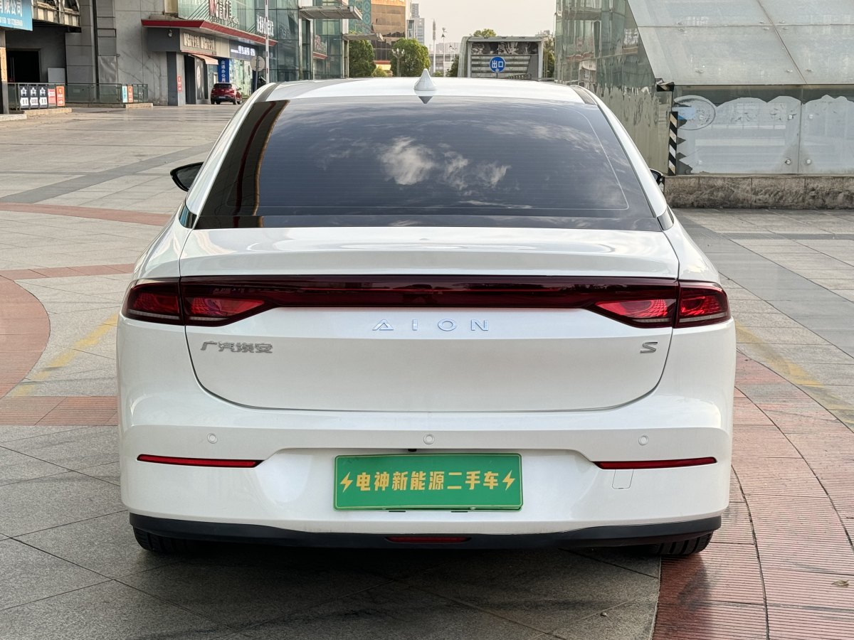埃安 AION S  2023款 炫 580 55.5kWh 磷酸鐵鋰圖片