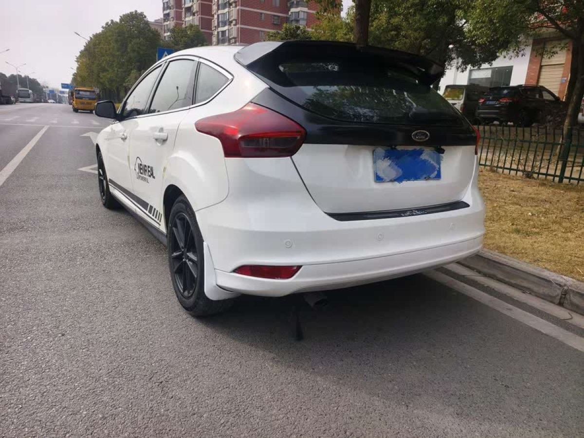 福特 ?？怂? 2015款 兩廂 EcoBoost 125 自動超能風(fēng)尚型圖片