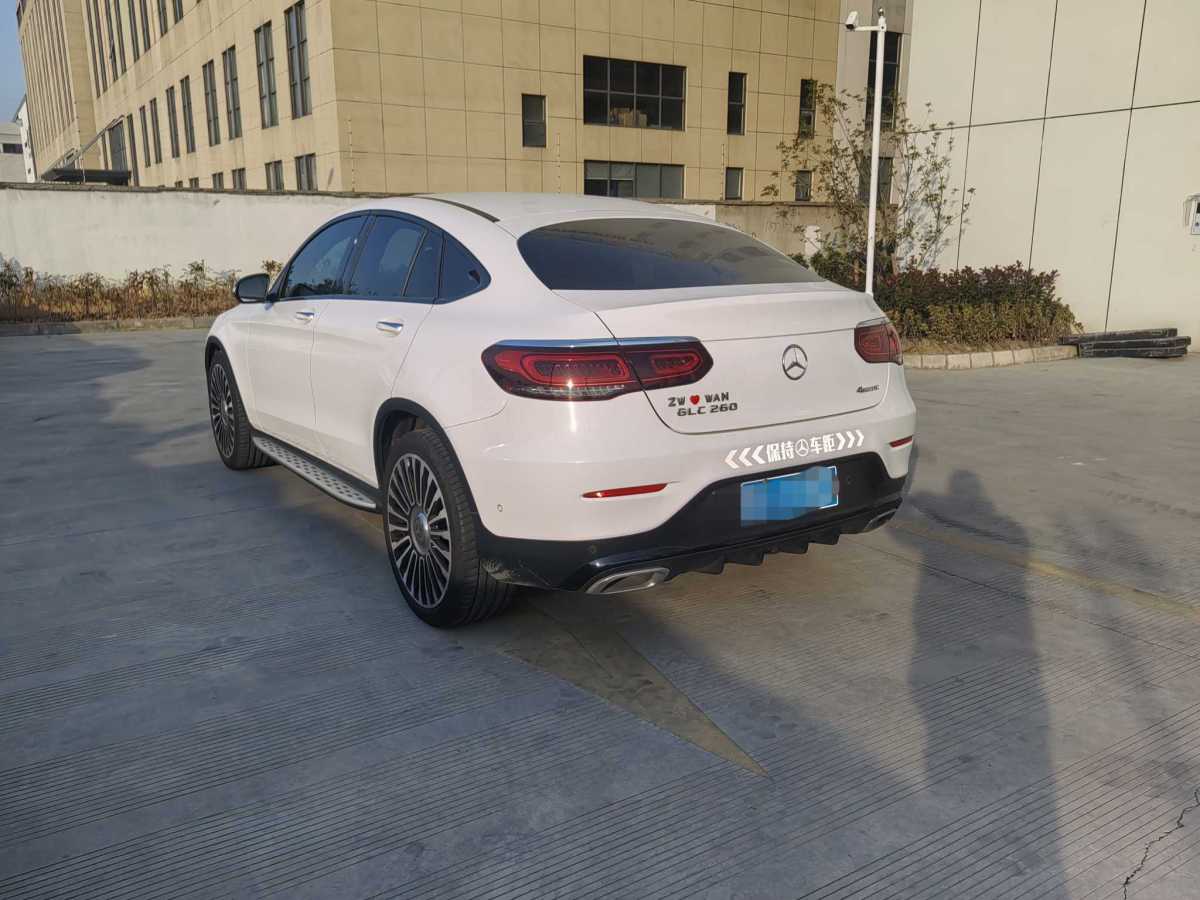 奔馳 奔馳GLC  2022款 改款 GLC 260 4MATIC 轎跑SUV圖片